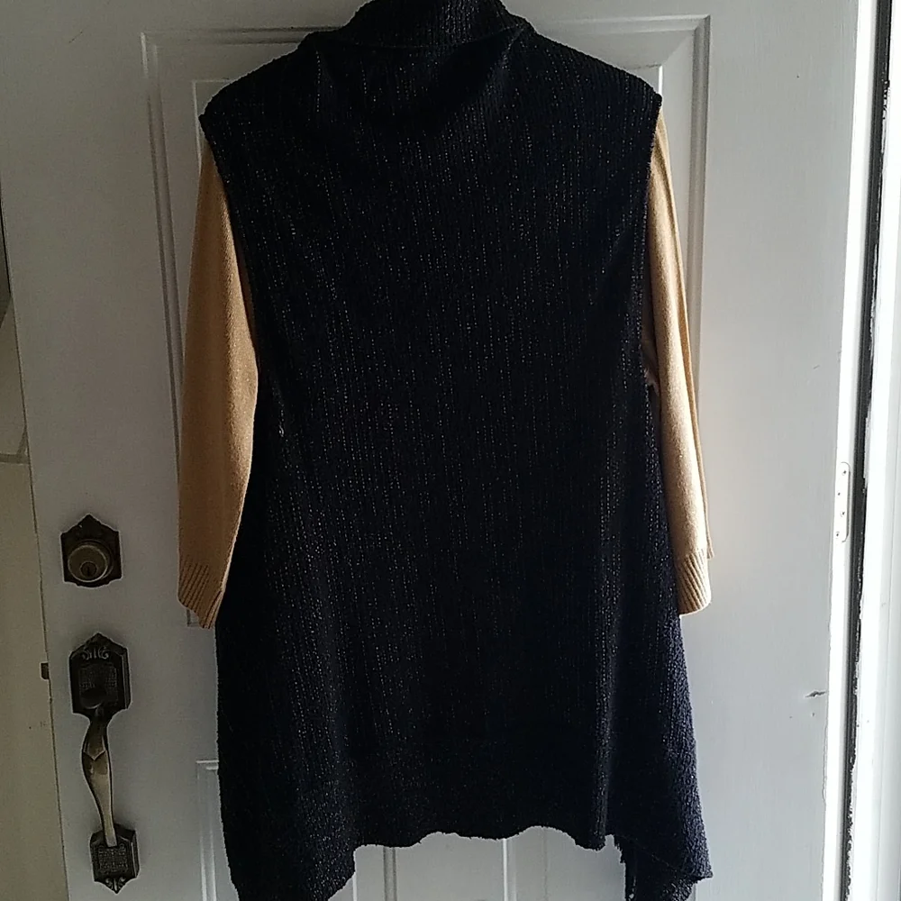 Avenue, Black Chunkie Cardigan with gold Thread shimmers, sweater, Sz 14/16 - Picture 11 of 11